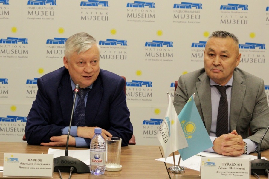 Выставка марок Анатолия Карпова в Национальном музее Республики Казахстан
