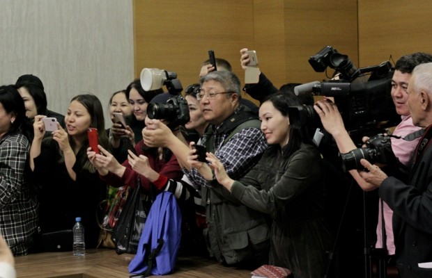 Выставка марок Анатолия Карпова в Национальном музее Республики Казахстан