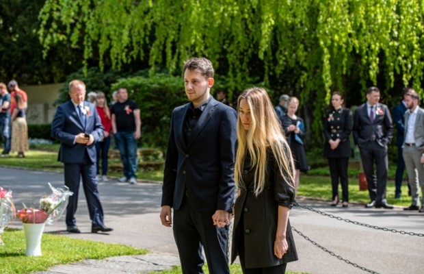 Фоторепортаж с мемориальной церемонии в Базеле, посвящённой 76-й годовщине победы в Великой Отечественной войне