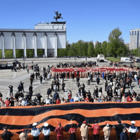 Акция к 9 мая «Символы Великой Победы» прошла сегодня на Поклонной горе