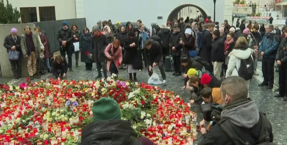 В Праге начался месяц памяти о жертвах стрельбы в Карловом университете