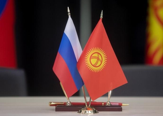 Президент Киргизии заявил о важной роли русского языка