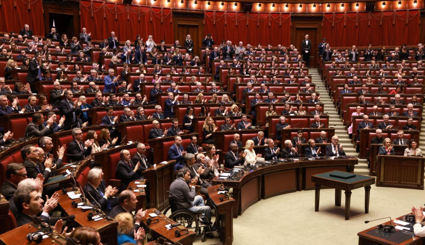 В парламенте Италии приняли резолюцию, допускающую снятие санкций с РФ