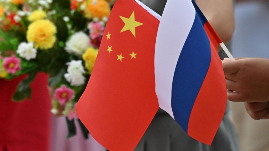 Китай выступает против попыток нарушить сотрудничество с Россией